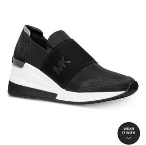 Women's Felix Signature Logo
Bubble Trainer Sneakers